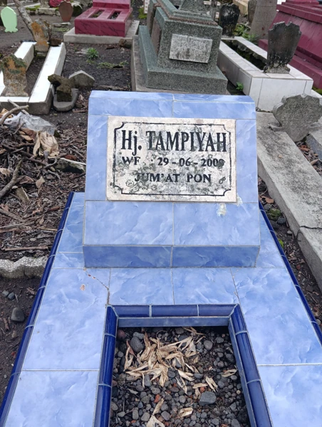 Hj. Tampiyah