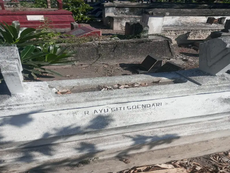 R.AYU SITI SDENDARI