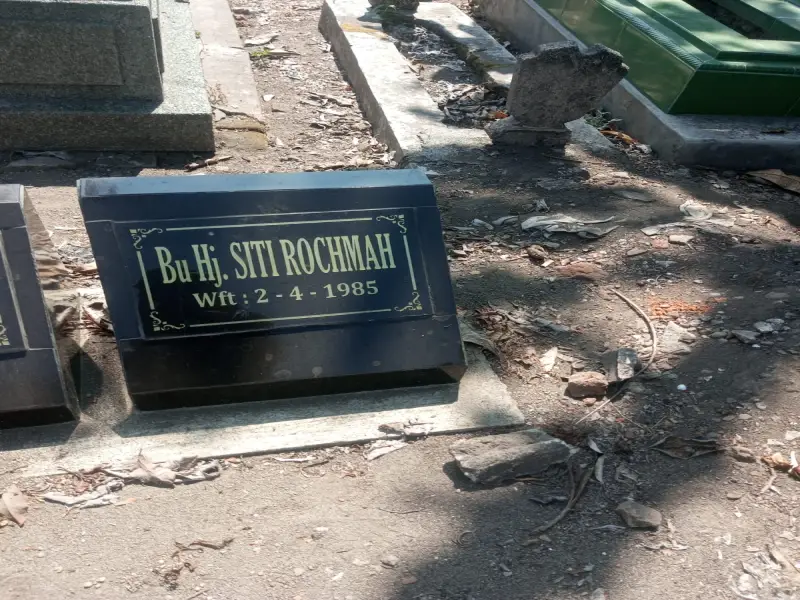 Bu Hj. Siti rochmah