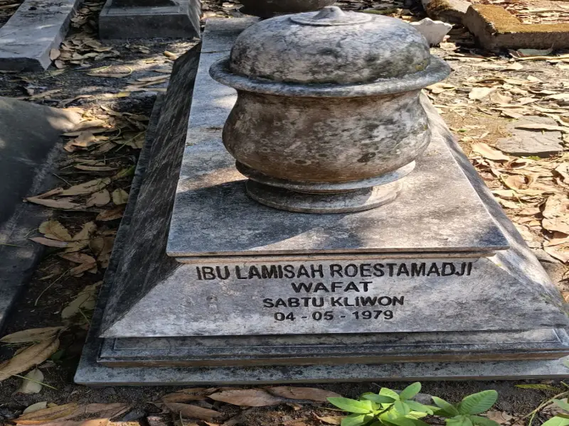 IBU LAMISAH ROESTAMADJI